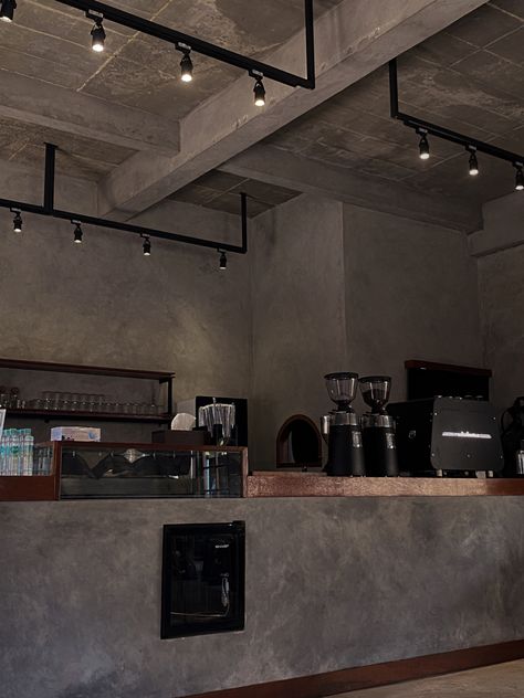 Barista Counter Design, Concrete Bar Design, Industrial Cafeteria, Industrial Bar Design, Coffee House Interiors, Industrial Coffee Shop, Warehouse Interior, Cafeteria Design, Coffee House Design