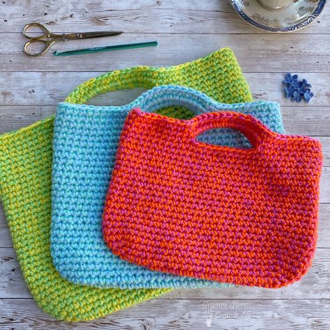 Crochet Project Bags: Free Crochet Pattern - Trainee Hero Creative Life Acrylic Yarn Crochet Bag, Mini Crochet Bags Free Pattern, Crochet Bag Pattern Free Easy Small, Crochet Lunch Bag Pattern Free, Crochet Mini Bag Free Pattern, Crochet Backpack Free Pattern, Crochet Bowls, Small Crochet Bag, Crochet Totes