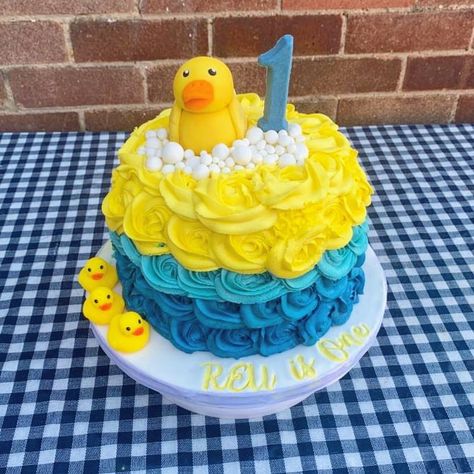 Cake Duck Smash Cake, 1 Year Smash Cake, Rubber Duck Cake, Duck Cake, 1st Birthday Cake Smash, Birthday Cake Smash, 1st Birthday Cake, 1st Birthdays, Rubber Ducky