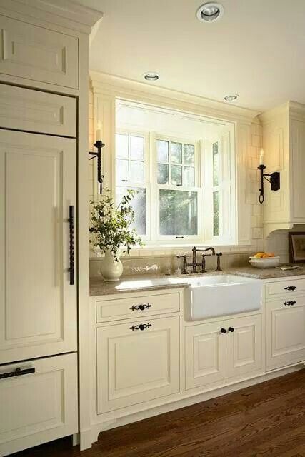 Cream colored cabinetry and oil-rubbed bronze hardware ~ pretty combination Cream Farmhouse, Tudor Kitchen, Kabinet Dapur, Farmhouse Kitchen Cabinets, Rustic Farmhouse Kitchen, Kitchen Cabinets Makeover, 아파트 인테리어, Kitchen Farmhouse, Dream Kitchens