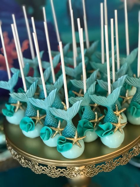 Mermaid Cake Pops, Beach Theme Cupcakes, Mermaid Bridal Showers, Little Mermaid Cakes, Mermaid Theme Birthday Party, Sea Cakes, Beach Cakes, Mermaid Theme Birthday, Mermaid Cakes