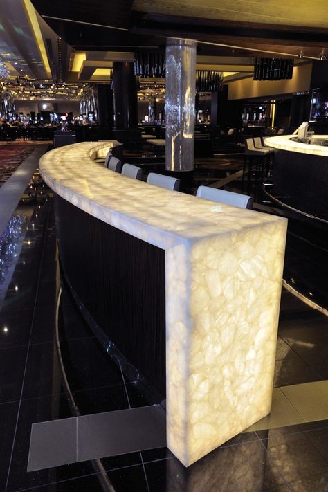 Countertop Decor Kitchen, Kitchen Design Countertops, Bar Counter Design, Kitchen Countertop Decor, Nightclub Design, Marble Bar, Bar Interior Design, Home Bar Designs, Stone Kitchen