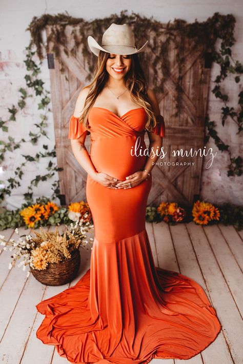 Orange Maternity Photoshoot, Mexican Maternity Shoot, Orange Maternity Dress, Babyshower Dress, Halloween Maternity, Lace Frocks, Maternity Ideas, My First Rodeo, Studio Maternity