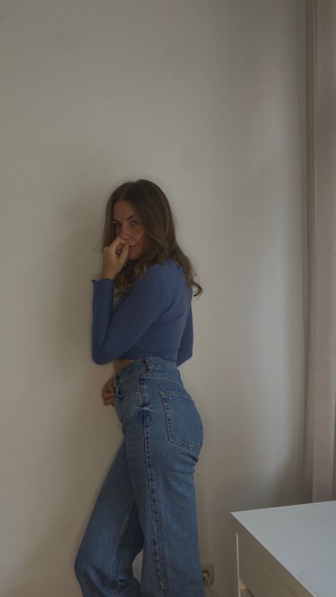 Idea to pose and shoot at home with a basic blue outfit. #basicoutfits #homeshoot #aesthetic Pose In Jeans Top, Baggie Jeans, Jeans And Top, Top Pic, Character Aesthetics, Photo Pose, Jean Top, Blue Outfit, Basic Outfits