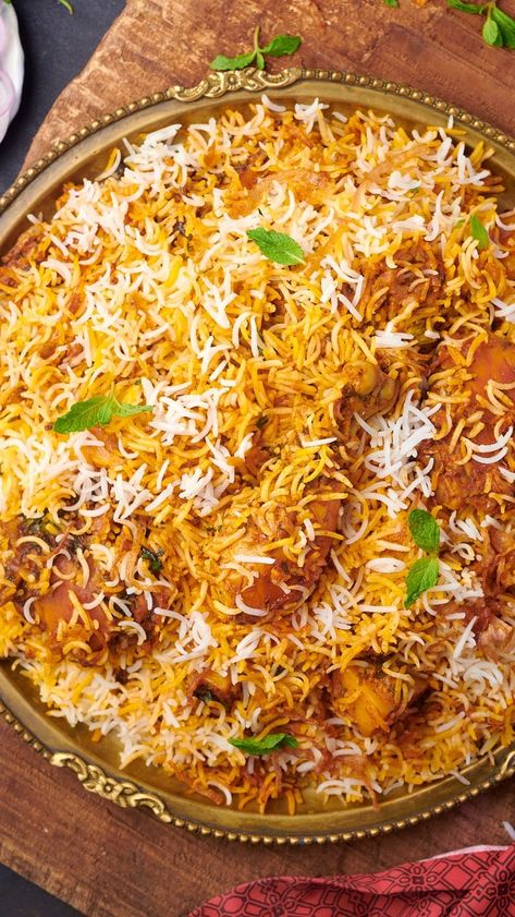 Chicken Dum Biryani Recipe, Middle East Food, Dum Biryani, Chicken Biryani, Food Lab, Delicacy Food, Desi Food, Biryani Recipe, Yummy Comfort Food