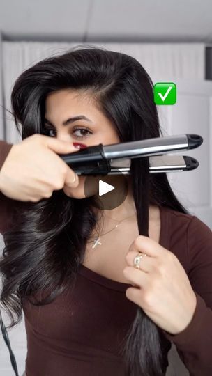 1.6M views · 67K reactions | Easy Flat Iron Curls🔥🔥

#hairtutorial #hair #hairstylist #fyp | Maria Aiello | Bad Bunny · MONACO How To Curl Using Flat Iron, Curl Hair With Flat Iron Long, How To Curl Hair With Flat Iron, Maria Aiello, Flat Iron Tips, Iron Curls, Hollywood Curls, Braid Videos, Easy Curls