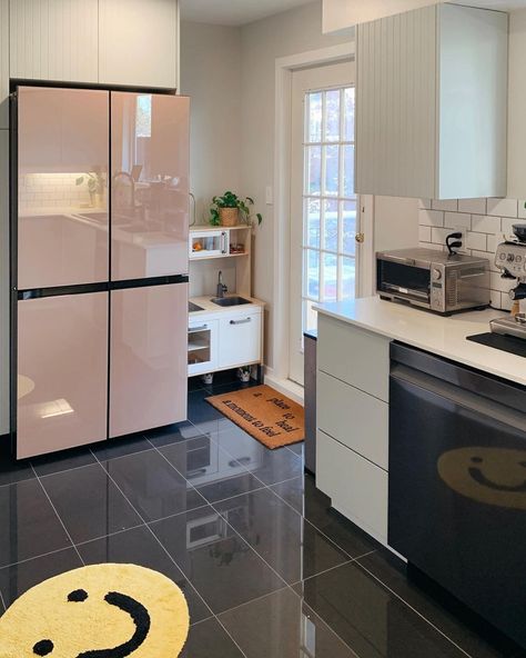 Pink Fridge Kitchen, Two Door Fridge, Pink Refrigerator, Samsung Pink, Pink Fridge, Samsung Fridge, American Fridge, Samsung Refrigerator, Water Pitcher