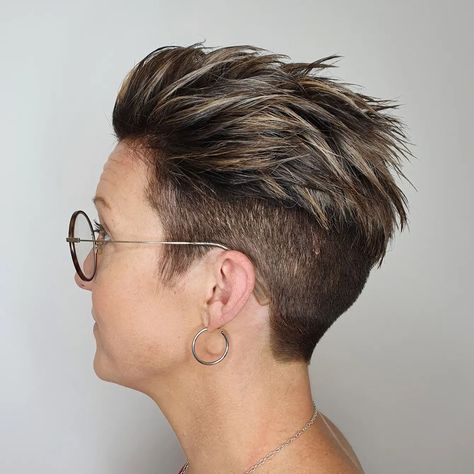 Funky Pixie Undercut with Blonde Highlights Undercut Pixie Haircut 2023, Grow Out Undercut Hairstyles, Short Haircuts For Thick Coarse Hair, Pixie With Undercut Fine Hair, Undercut Hairstyles Women Short Pixie Hair, Funky Pixie Haircut, Undercut Haircut Women, Feminine Undercut, Shaved Pixie Cut