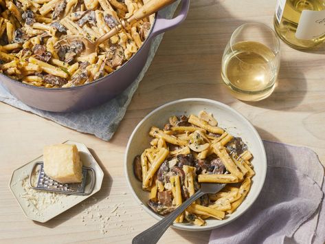 White Wine Pasta, Pasta Sausage, Leek Pasta, Wine Pasta, Pasta With Mushrooms, Creamy Mustard Sauce, Comfort Dinner, Creamed Leeks, Creamy Pasta Recipes