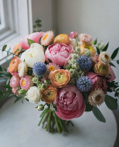 Peach Ranunculus, Ranunculus Bouquet, Boquette Flowers, Peony Wedding, Peonies Bouquet, Beautiful Flower Arrangements, Pink Peony, Deco Floral, Bouquet Of Flowers