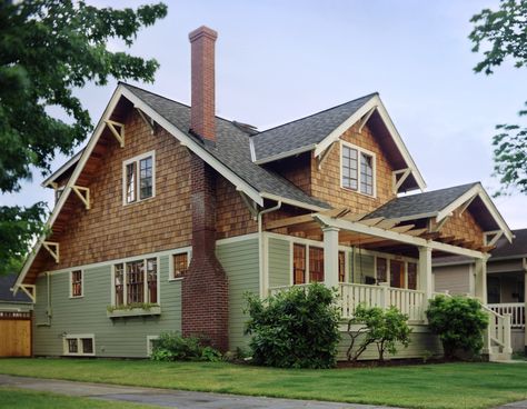 Pacific Northwest Architecture Craftsman Style House..not so much the color but the style Craftsman Bungalow Exterior, Craftsman House Designs, Green Siding, Cedar Shake, Bungalow Exterior, Bungalow Homes, Craftsman Exterior, Shingle Siding, Craftsman Style House