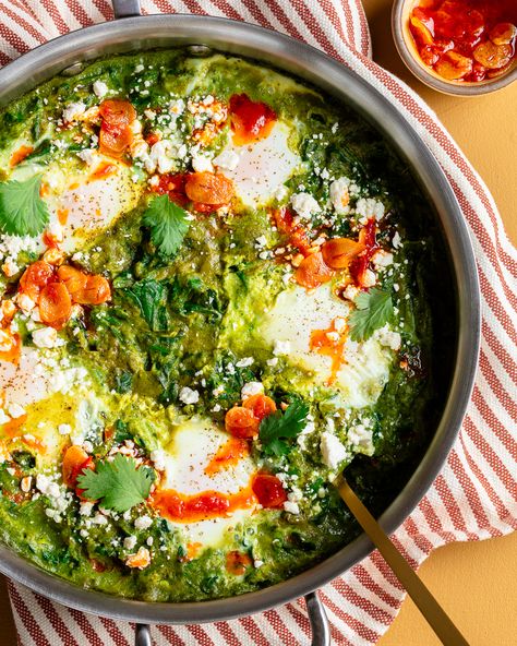 Green Herb Shakshuka Green Shakshuka, Harissa Paste, Healthy Activities, Passover Recipes, Cooked Vegetables, Poached Eggs, Fresh Cilantro, Home Recipes, Leeks