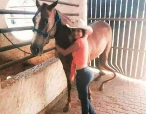 Funny Photo Editing, Funny Fingers, Photoshop Fails, Photoshop Fail, Never Let Me Down, Funny Photoshop, Meme Page, Cow Boy, Funny Animal Memes