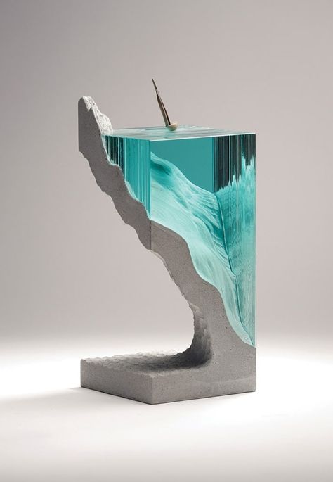 New Glass and Concrete Ocean Sculptures by Ben Young Seni Resin, Architecture Modern, Concrete Sculpture, Concrete Art, Resin Design, Resin Sculpture, Objet Design, Epoxy Resin Crafts, Epoxy Resin Art