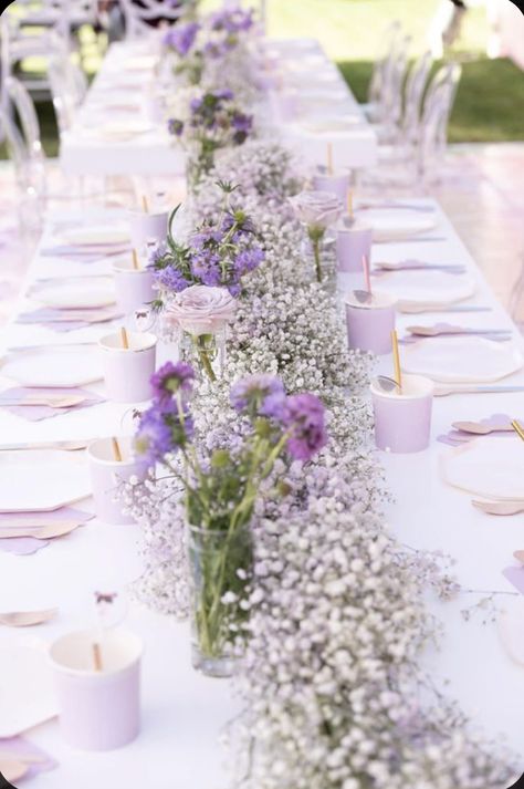 Lavender Party Theme Table Settings, Lavander Decoration Party, Lilac Gold And White Party, Lavendar Table Settings, Pastel Purple Decorations Party, Purple Garden Party Decorations, Simple Lavender Centerpieces, Lavender Bday Party, Light Purple Table Decorations