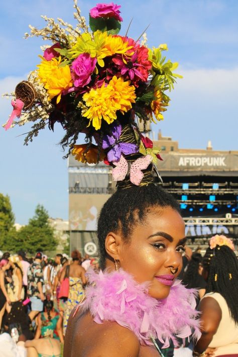 Flowers In Locs, Afro Punk Fashion, Hair Photography, Natural Black Women, Dyed Natural Hair, Natural Hair Styles Easy, Afro Punk, Party Hairstyles, Artistic Hair