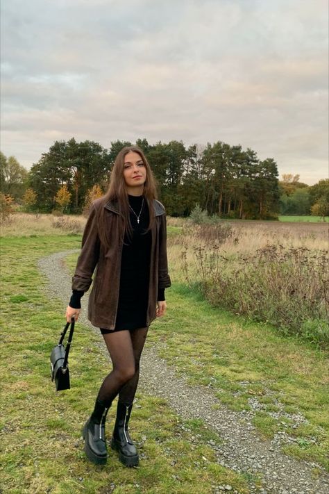 Oversized Brown Leather Jacket, Fall Outfit, Black Mini Dress, Chunky Boots, Black and Brown Outfit, Style Inspiration, Autumn Outfit, Fall/Winter Style, Oversized, Brown Outfit, Paris Mode, Black Dress Outfits, Leather Jacket Outfits, Neue Outfits, Ropa Diy, Looks Black, Mode Inspo, Outfit Inspo Fall, Fall Fashion Outfits