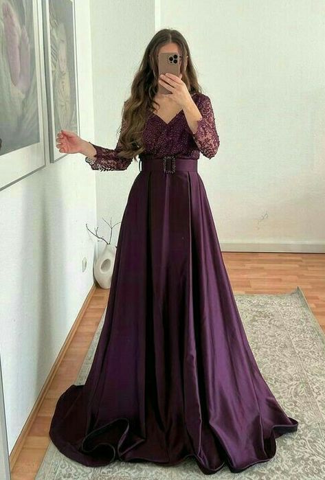 Long Frocks Western Party, Faction Designing Dress, Satin Gown Designs Indian, Farewell Gowns, Western Gowns Party Wear Designer, Long Gown Western, Party Wear Gowns Western, Long Frock Designs For Women, Purple Fancy Dress