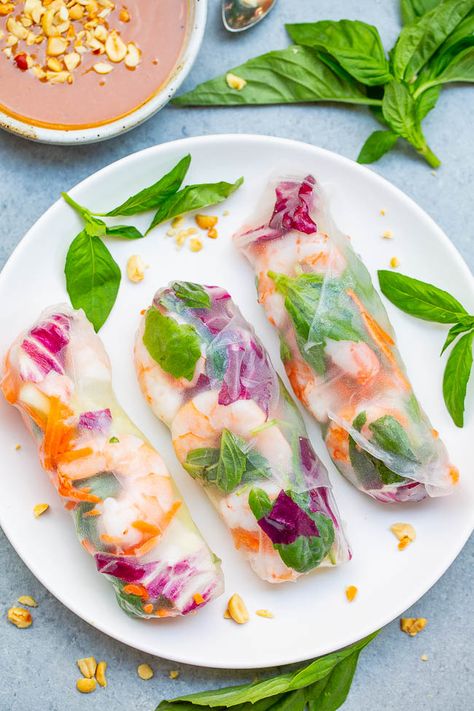 Fresh Spring Rolls with Peanut Sauce - Healthy rolls that taste just like your favorite Asian restaurant makes!! Fill them with your favorite veggies along with shrimp, chicken, or tofu - totally customizable! The homemade peanut sauce for dipping is AMAZING!! Fresh Spring Rolls Recipe, Healthy Rolls, Rice Paper Spring Rolls, Vietnamese Spring Rolls Recipe, Spring Rolls With Peanut Sauce, Homemade Spring Rolls, Homemade Peanut Sauce, Shrimp Spring Rolls, Vietnamese Spring Rolls