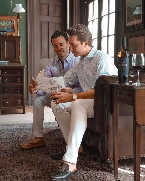 Whether you're wine tasting or enjoying an intimate winemaker dinner these outfit ideas are perfect for an elevated wine country look! Wine Tasting Outfit Men, Wine Country Outfit, Country Outfits For Men, Wine Tasting Outfit, Outfits For Men, Country Outfits, Wine Country, Wine Tasting, Outfit Ideas