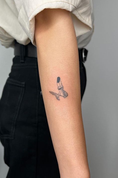 Tattoo On Black Women, Tattoo For Women Arm, Small Dope Tattoos, Tattoo On Finger, Tattoo On Hand, Dope Tattoos For Women, Dope Tattoos, Ultra Modern, Tattoos For Women Small