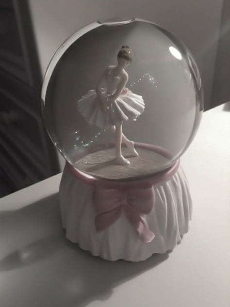 Snow Globes Aesthetic, Snowglobe Aesthetic, Snow Globe Aesthetic, Girl Ballerina, Ballet Girl, Aesthetic Coquette, Cute Bedroom Decor, Crystal Figurines, Pink Girly Things