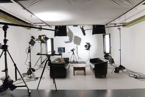 Film Studio Design, Filming Room, Film Production Studio, Filming Studio, Crop Pics, Photo Studio Design, Edit Image, Film Equipment, Crop Pictures