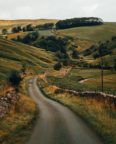 North Yorkshire, England North Yorkshire is a historic county in northern England known for its picturesque countryside and charming villages. It is home to the stunning Yorkshire Dales and North York Moors National Parks. # London In Winter, In The Middle Of Nowhere, Middle Of Nowhere, Winding Road, Yorkshire Dales, Country Road, Nature Aesthetic, Fotografi Potret, Pretty Places