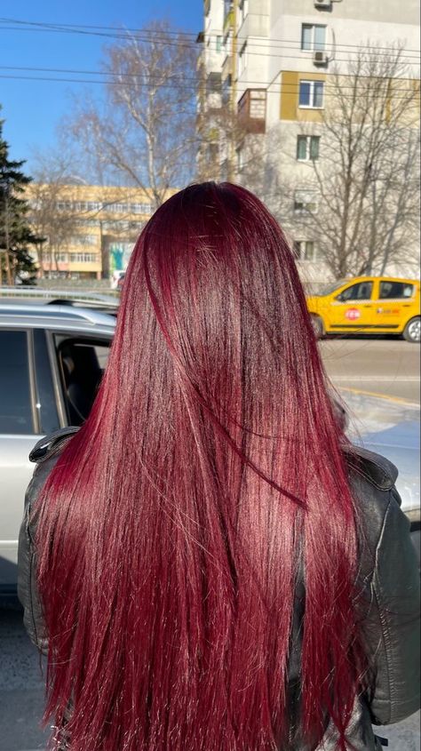 Hair Dye Ideas Solid Color, Cherry Red Hair Curly Highlights, Pelo Color Vino, Cherry Hair Colors, Wine Hair Color, Dark Red Hair Color, Red Hair Looks, Cherry Red Hair, Wine Red Hair