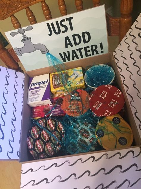 College Gift Boxes, Diy Care Package, Water Gift, Presente Diy, Missionary Gifts, College Care Package, Seni Origami, Cadeau Diy, Care Packages