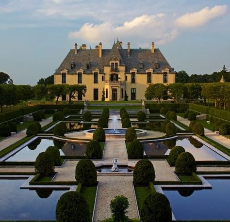 A perfect venue - OHEKA Castle Hotel and Estate  - Long Island Boldt Castle, Oheka Castle, Ashford Castle, Mansion Tour, Castles To Visit, Castle Wedding Venue, Long Island Wedding, Castle Hotel, Formal Gardens