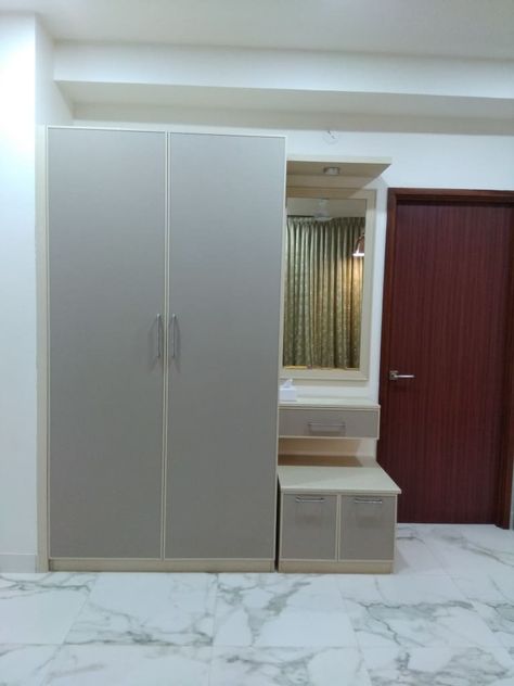 Single Almirah Designs, Walldrop Design Bedroom, Wardrobe Design Ideas, Wall Wardrobe, 2023 Wardrobe, Wall Wardrobe Design, Routine Schedule, Raju Bhai, House Fence