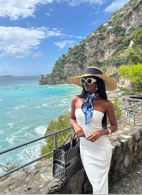 Antigua Outfit Ideas, Cruise Aesthetic Black Woman, Black Women In Italy, What To Wear In Maldives Outfit Ideas, Egypt Holiday Outfits, Luxury Vacation Outfits, Boat Cruise Outfit, Maldives Outfit Ideas, Women On Vacation