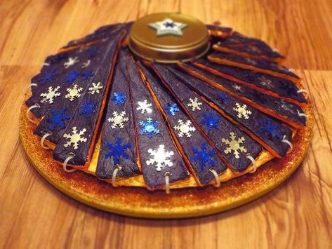 Winter Solstice "Return of the Light" Countdown Calendar - An Original Homemade Creation — Steemit Yule Advent Calendar, Yule Festivities, Yule Solstice, Witch Holidays, Pagan Celebrations, Yule Ideas, Solstice Winter, Solstice Ritual, Family Rituals