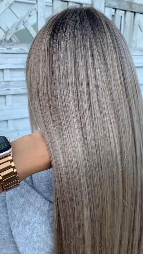 Dark Ash Blonde Hair, Ash Blonde Hair Balayage, Ashy Blonde Hair, Grey Blonde Hair, Ash Blonde Hair Colour, Kadeřnické Trendy, Fall Hair Color Trends, Bridesmaid Hair Long, Ash Hair Color