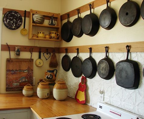 Totally hanging my cast iron behind my stove at the new house! The Country Farm Home: My Kitchen's Hidden Secrets Farm Kitchen Ideas, Dapur Rustic, Kabinet Dapur, Iron Storage, Cabin Kitchens, Farm Kitchen, Cast Iron Cookware, Country House Decor, Country Farm