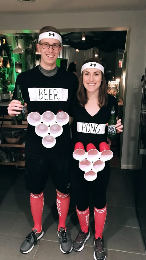 Beer Pong Halloween Costume, Beer Costume Diy, Beer Pong Halloween, Beer Halloween Costumes, Last Minute Halloween Costumes Ideas, Diy Last Minute Halloween Costumes, Beer Costume, Easy Couple Halloween Costumes, Easy Couples Costumes