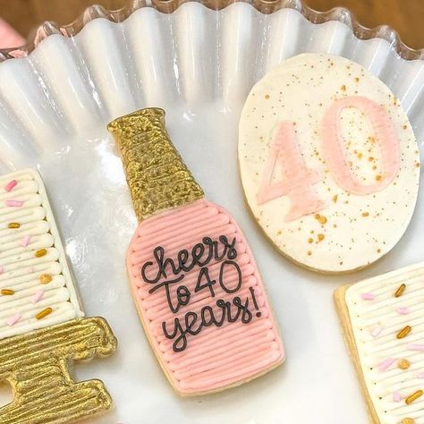 Three Bears Cookies on Instagram: "🎉starting the weekend off with a fun 40th birthday set! Cheers to 40 years 🎉  #columbusmoms #614foodie #614eats #40th #40thbirthday #40thbirthdayparty #buttercreamicing #buttercreamfrosting #pinkandgold #columbusoh #sugarcookies #sugarcookiesofinstagram" Cheers To 40 Years, 40th Bday Ideas, Bear Cookies, Three Bears, March 1, Bday Ideas, Buttercream Frosting, Decorated Cookies, 40th Birthday