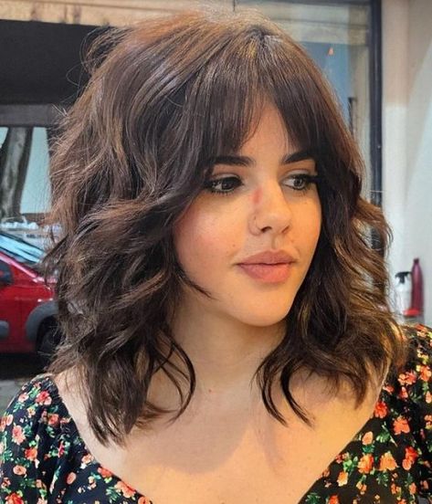 Wolf Cut Shoulder Length, Melena Bob, Wavy Layered Hair, Medium Shag Hairstyles, Layered Shag, Medium Shaggy Hairstyles, 2024 Hair Trends, Layered Thick Hair, Shaggy Long Hair