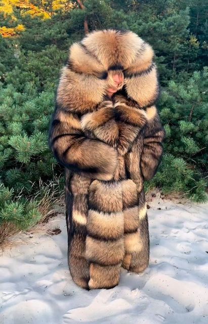 Girls Fur Coat, Long Fur Coat, Fur Coat Fashion, Fur Jackets, Mens Fur, Fur Parka, Brown Fur, Fur Coats Women, Fox Fur Coat