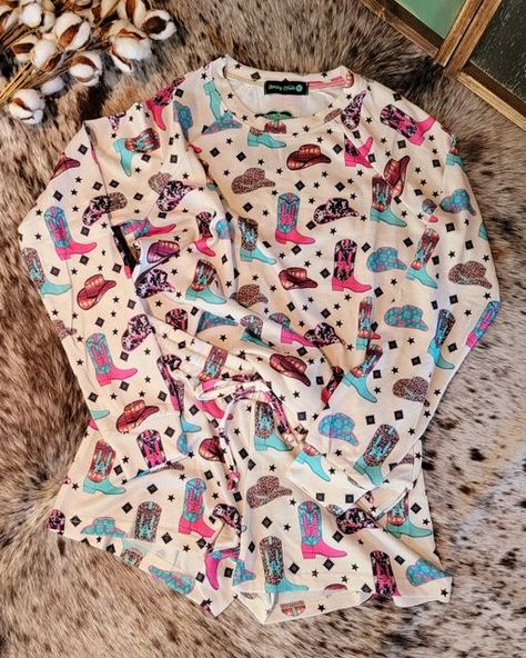 Western Pjs For Women, Country Pjs, Western Pajamas, Western Pjs, Comfy Western Outfits, Cute Western Shirts, Home Relaxing, Boots Print, Western Fits