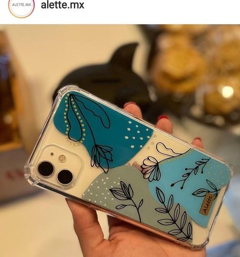 Butterfly Phone Case Painting, Diy Phonecase Painting, Handmade Mobile Cover Ideas, Handmade Cases Paint, Clear Phone Case Painting Ideas, Cute Mobile Cover Painting, Drawing On Phone Case Art, Ideas Para Pintar Tu Funda, Painted Phone Case Ideas