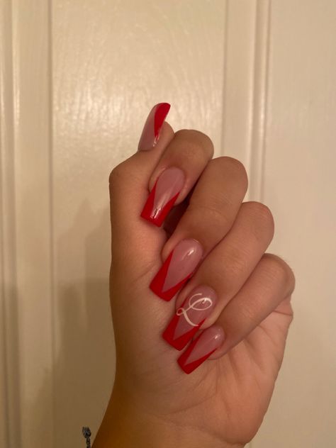 Red Acrylic Nails With Letter Design, Red Nails With Boyfriends Initials, Nails With L Initial Acrylic, Red Nails With A Initial, Red Nails With Bf Initials, Valentines Nails Designs With Initial, Red French Tip With Initial, Red Nail Designs With Initial, Red Valentines Nails With Initials