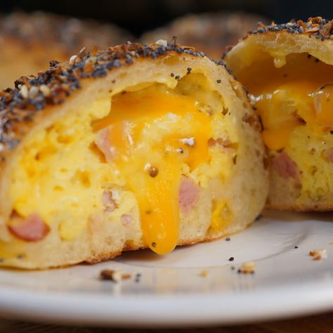 Everything Bagel Bombs Recipe & Video | TipHero Honey Pizza, Refrigerated Pizza Dough, Breakfast Bagel, Bombe Recipe, Cheese Stuffed, Breakfast On The Go, Paleo Breakfast, Morning Person, Waffle Iron