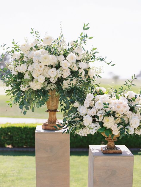 Tall Floral Arrangements, White Wedding Ceremony, White Flower Arrangements, Altar Arrangement, Large Floral Arrangements, Wedding Ceremony Ideas, Aisle Flowers, Wedding Altars, Wedding Aisle Decorations