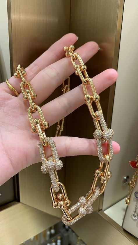 🎁Factory direct shipment with all accessories ✈️Worldwide Free Shipping 📢 Don't hesitate to contact me🛒👇🏻👇🏻 WhatsApp: +8615018754260 Tiffany Hardwear, Gold Jewels Design, Tiffany And Co, Link Necklace, Pave Diamonds, Tiffany & Co., Diamond Bracelet, Rose Gold, Free Shipping