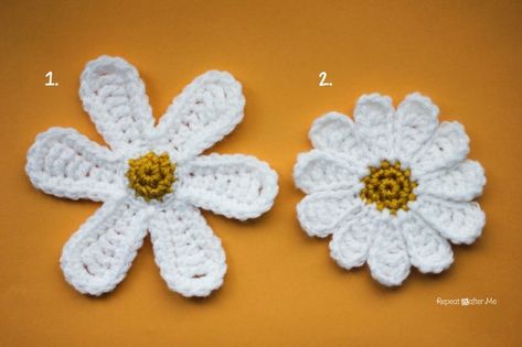 Daisy Flower Crochet Pattern - Repeat Crafter Me Crochet Puff Flower, Crochet Embellishments, Repeat Crafter Me, Crochet Flowers Free Pattern, Crochet Motif Patterns, Crochet Daisy, Knitted Flowers, Crochet Flower Tutorial, Crochet Motifs