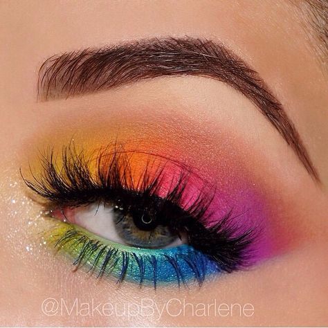 Cute Rainbow Makeup Looks, Rainbow Makeup Looks Easy, Pride Day Makeup, Rainbow Eyeshadow Looks Step By Step, Pride Makeup Ideas Simple, Pride Makeup Looks, Rainbow Makeup Looks, Rainbow Eye Makeup, Neon Eyeshadow