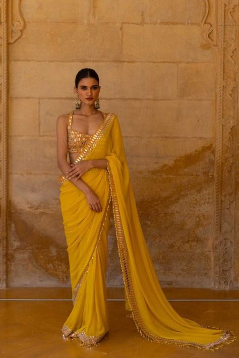 Mirror Sequin, Arpita Mehta, Haldi Outfits, Saree Wearing Styles, Haldi Outfit, Saree Wearing, Saree Draping Styles, Scallop Border, Fashionable Saree Blouse Designs