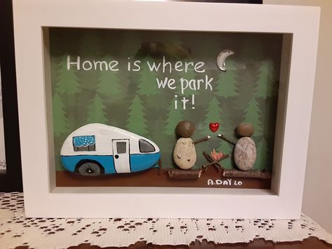 Camper Pebble Art, Pebble Art Camping, Pebble Crafts, Rock Crafts Diy, Rock Pictures, Sea Glass Artwork, Stone Pictures Pebble Art, Sea Glass Art Projects, Seaglass Art